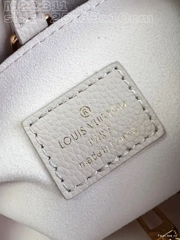 First bag ru Lock Go LOUIS & VUITTON 0530